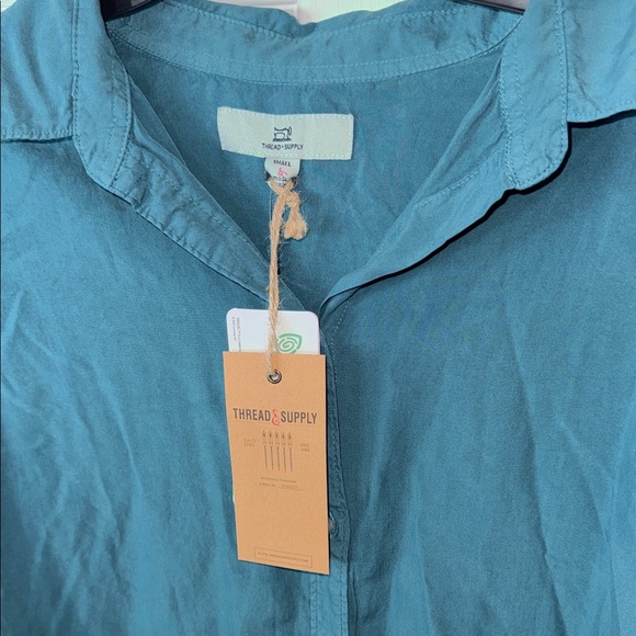 Thread+Supply Button Up - Picture 4 of 6